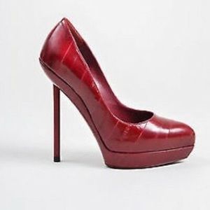 Yves Saint Laurent Divine 105 Pump